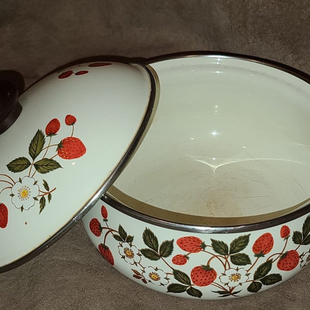 sheffield strawberries and cream saucepan with lid